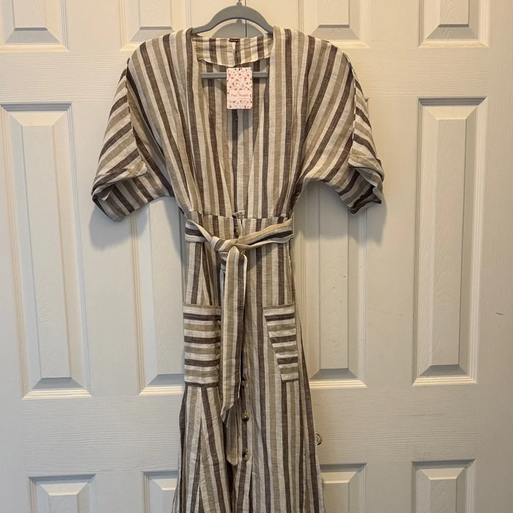 Free People Light Grey Striped Button-Front Midi Dress with Tie Waist – Size S‎